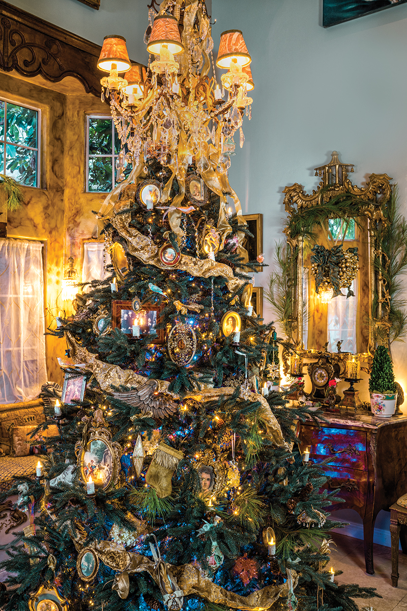 A Christmas Showcase Salon